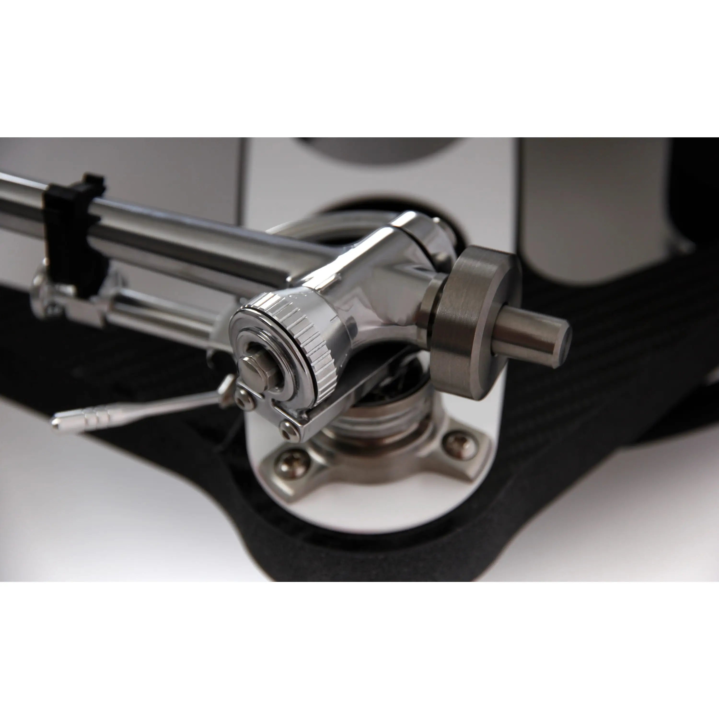 Rega Naia Turntable