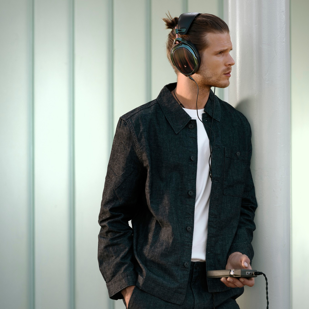 Meze Audio STRADA Closed-Back Dynamic Headphones - RockOnAV